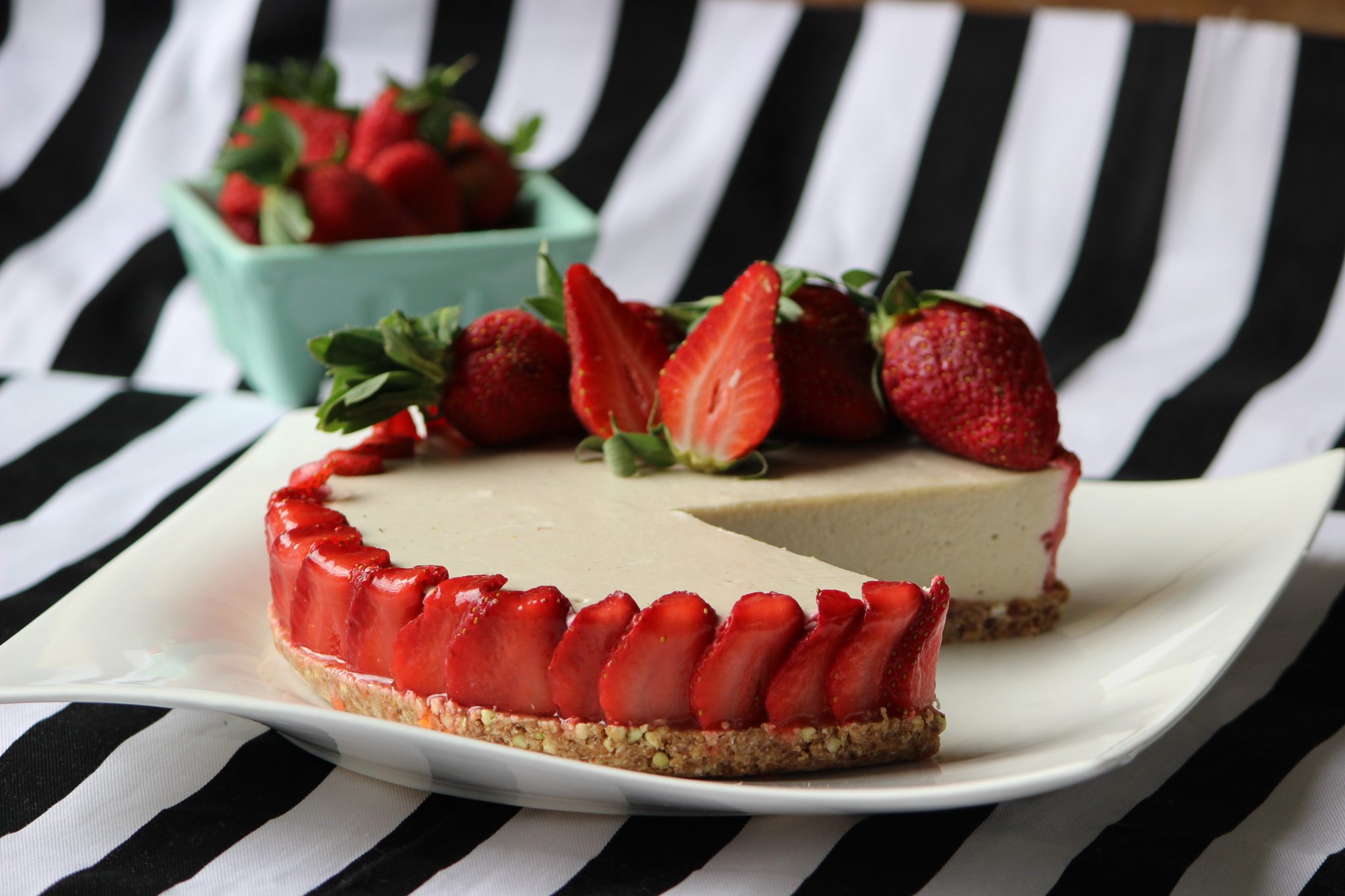 Raw Strawberries & Cream Cheesecake